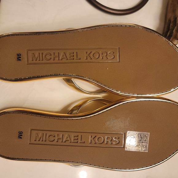 New MK Sandals - Picture 2 of 2